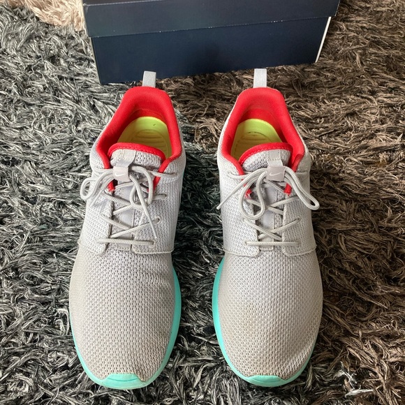 Roshe One (Custom Yeezy Colorway) Size 10M - Picture 6 of 11